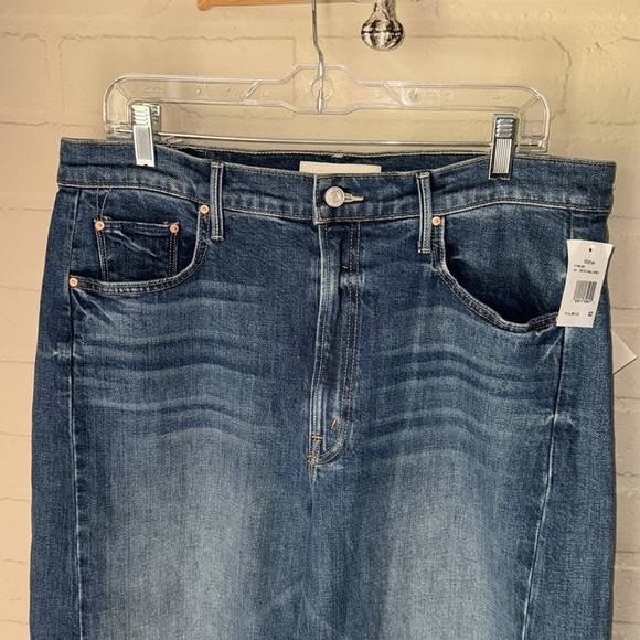 Mother full pipe flood jeans denim Blue it’s a small world NWT size 32 - Picture 4 of 12